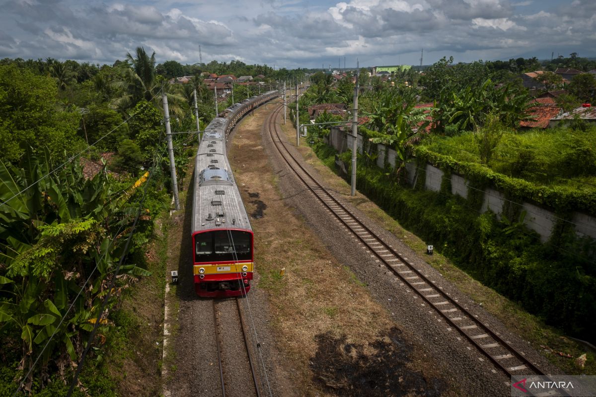 Jadwal KRL Commuter Line dari Tanah Abang ke Rangkasbitung